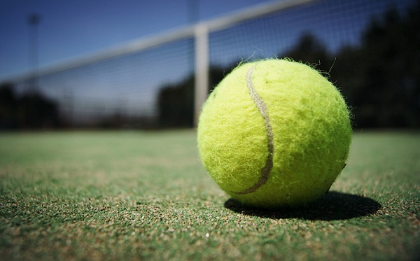 چرا بازی تنیس روی چمن متفاوت است؟